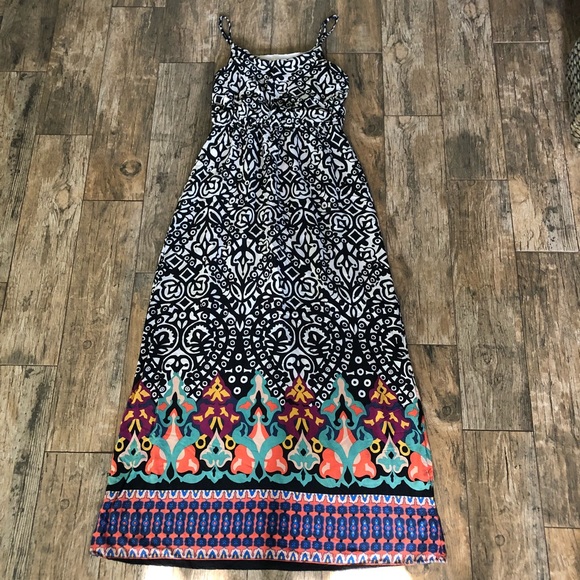 Dresses & Skirts - Maxi dress